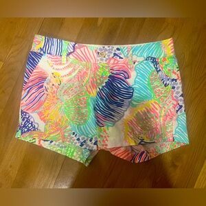 BRAND: LILY PULITZER SIZE: 6 GOLD BUTTON, POCKETS & VIBRANT DESIGN. Like New 🆕